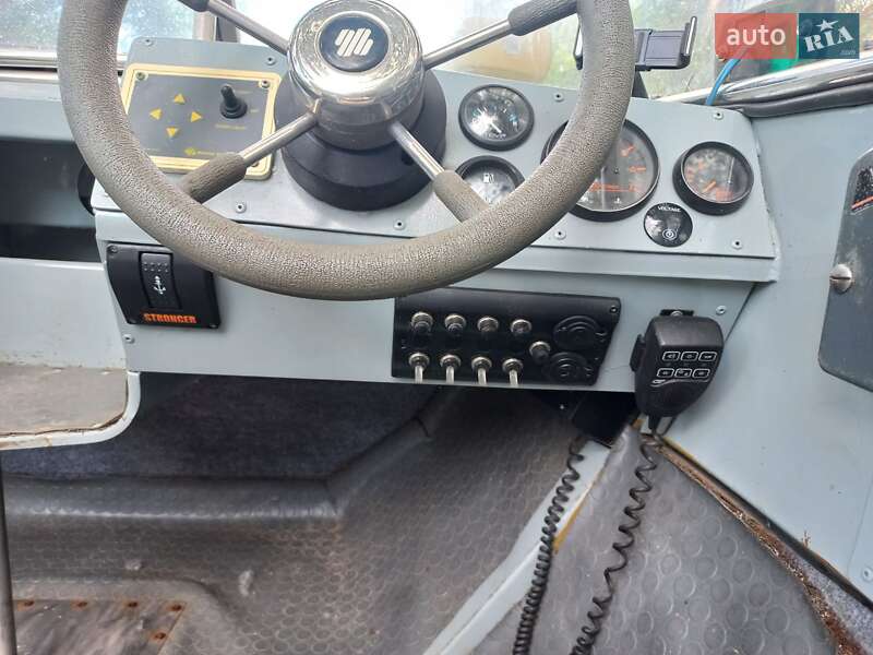 Лодка Крым 3 1988 в Киеве