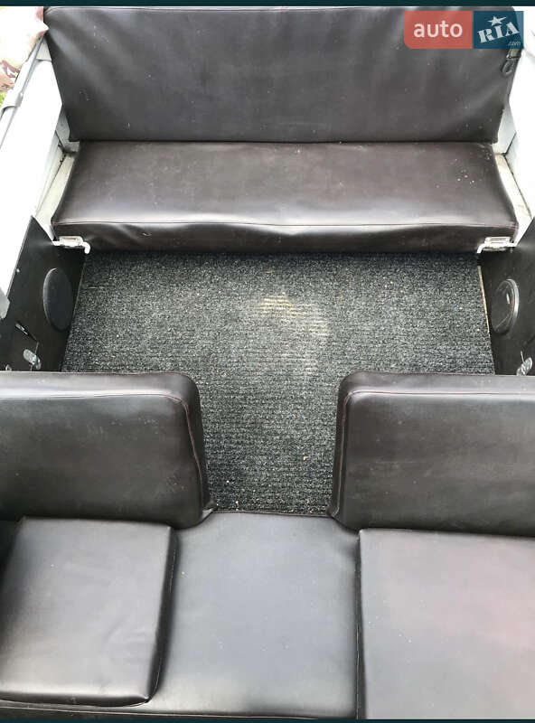 Човен Крим Крым 1990 в Дніпрі