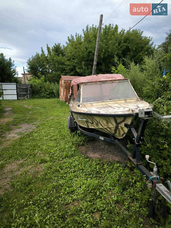 Катер Крым Крым 1990 в Новгород-Северском