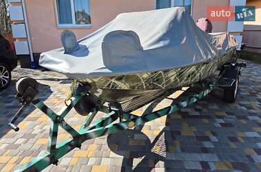 Човен Крим Крым 1980 в Києві