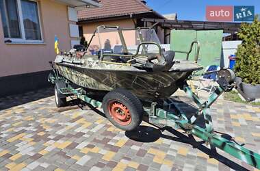 Лодка Крым Крым 1980 в Обухове