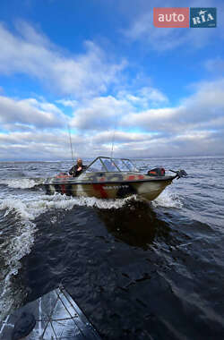 Лодка Крым М 1974 в Киеве
