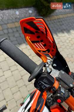Мотоцикл Кросс KTM 250 SX-F 2022 в 