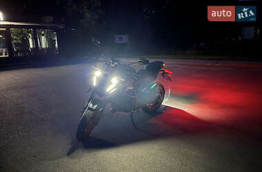 Мотоцикл Без обтекателей (Naked bike) KTM 390 Duke 2024 в 