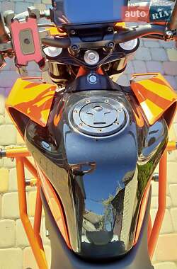 Мотоцикл Без обтекателей (Naked bike) KTM 390 Duke 2020 в 