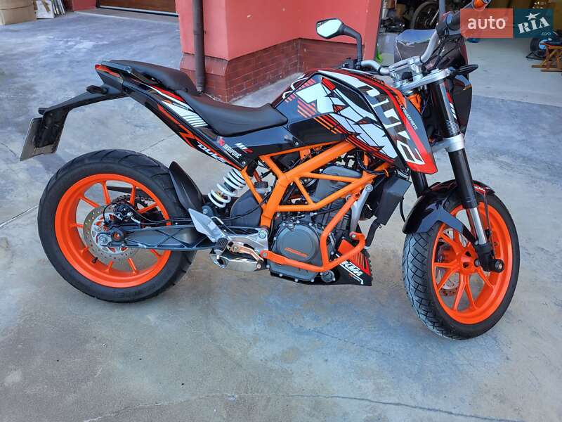 Мотоцикл Без обтікачів (Naked bike) KTM 390 Duke 2014 в 