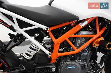 Мотоцикл Без обтекателей (Naked bike) KTM 390 Duke 2020 в 
