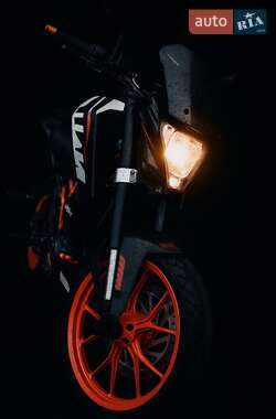 Мотоцикл Без обтікачів (Naked bike) KTM 390 Duke 2014 в Львові