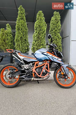Мотоцикл Без обтекателей (Naked bike) KTM 390 Duke 2024 в 
