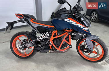 Мотоцикл Без обтекателей (Naked bike) KTM 390 Duke 2024 в 