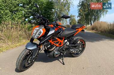 Мотоцикл Без обтекателей (Naked bike) KTM 390 Duke 2023 в 