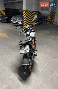 Мотоцикл Без обтікачів (Naked bike) KTM 390 Duke 2020 в  фото 6 Мотоцикл Без обтікачів (Naked bike) KTM 390 Duke 2020 в