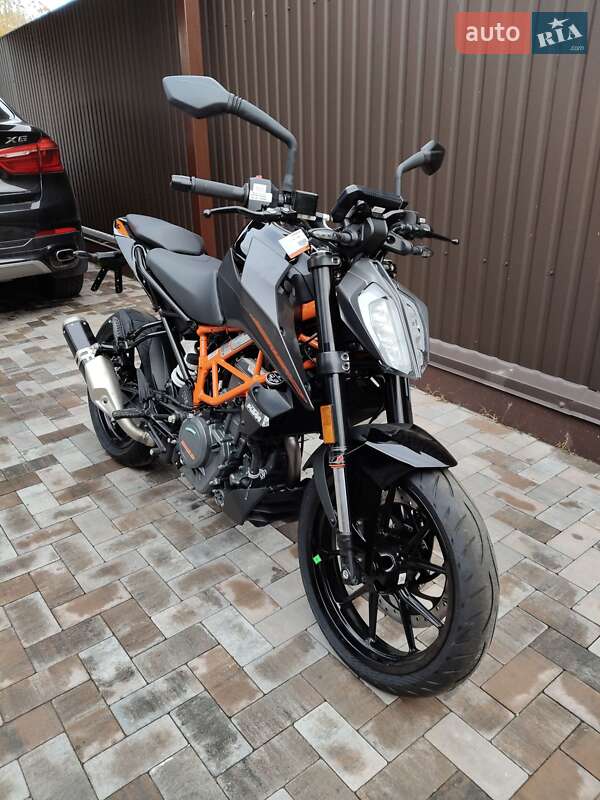Мотоцикл Без обтекателей (Naked bike) KTM 390 Duke 2023 в Киеве