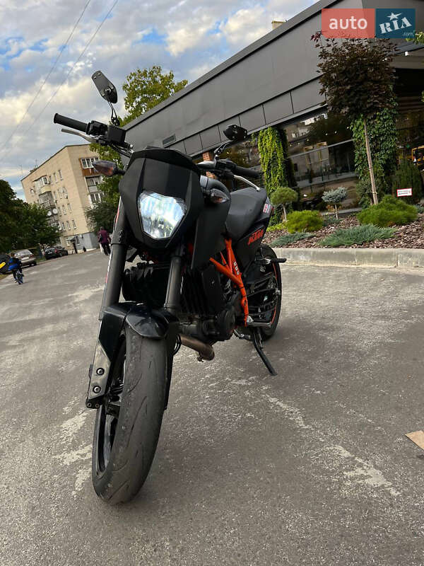 Мотоцикл Без обтекателей (Naked bike) KTM 690 Duke 2015 в Подольске