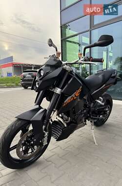 Мотоцикл Без обтекателей (Naked bike) KTM 690 Duke 2010 в 