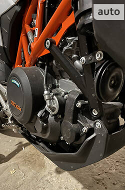 Мотоцикл Супермото (Motard) KTM 690 SMC 2020 в 