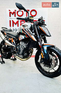 Спортбайк KTM 790 Duke 2019 в 