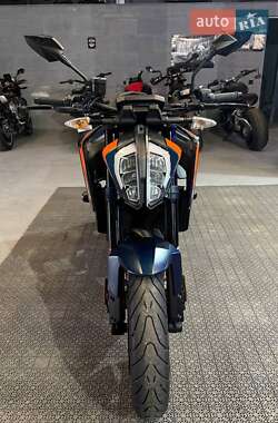 Мотоцикл Без обтекателей (Naked bike) KTM 890 Duke 2022 в 