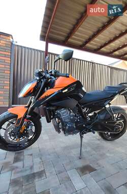 Мотоцикл Без обтекателей (Naked bike) KTM 890 Duke 2021 в 