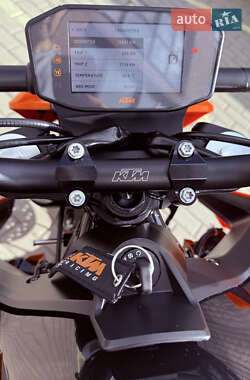 Мотоцикл Многоцелевой (All-round) KTM Duke 790 2019 в 
