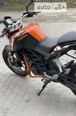 Мотоцикл Без обтікачів (Naked bike) KTM Duke 2012 в 