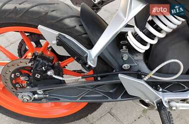 Мотоцикл Без обтекателей (Naked bike) KTM Duke 2021 в 
