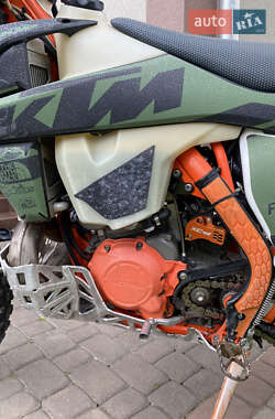 Мотоцикл Внедорожный (Enduro) KTM EXC 250 2019 в 