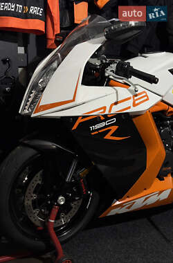 Спортбайк KTM RC 2015 в 