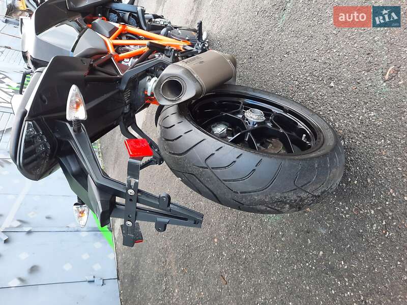 Мотоцикл Без обтекателей (Naked bike) KTM Super Duke 1290 2016 в Киеве