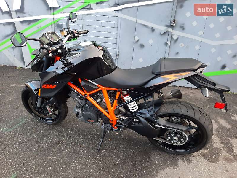 Мотоцикл Без обтекателей (Naked bike) KTM Super Duke 1290 2016 в Киеве