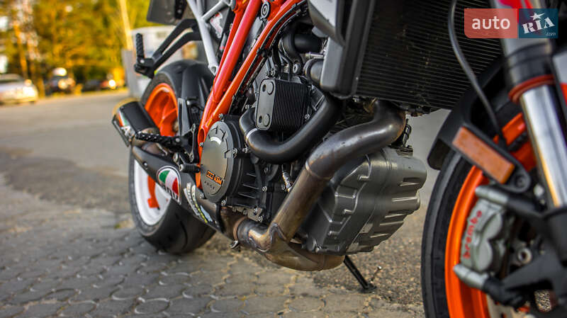 Мотоцикл Без обтекателей (Naked bike) KTM Super Duke 1290 2017 в Черновцах