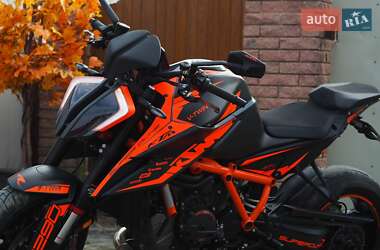 Мотоцикл Без обтекателей (Naked bike) KTM Super Duke 1290 2020 в Черновцах