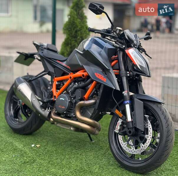 KTM Super Duke 1290 2022