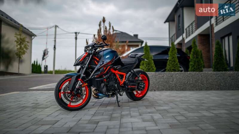 Мотоцикл Без обтекателей (Naked bike) KTM Super Duke 1290 2023 в Черновцах