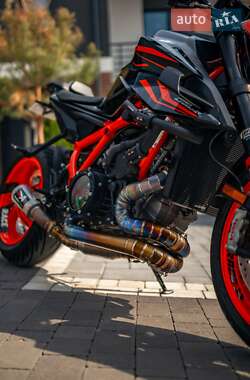Мотоцикл Без обтекателей (Naked bike) KTM Super Duke 1290 2023 в 