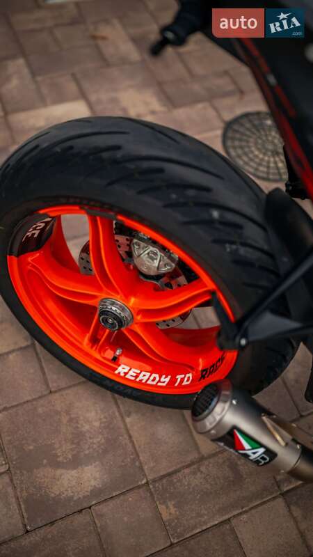 Мотоцикл Без обтекателей (Naked bike) KTM Super Duke 1290 2023 в Черновцах