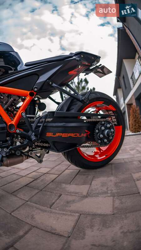 Мотоцикл Без обтекателей (Naked bike) KTM Super Duke 1290 2023 в Черновцах