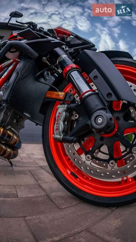 Мотоцикл Без обтекателей (Naked bike) KTM Super Duke 1290 2023 в Черновцах
