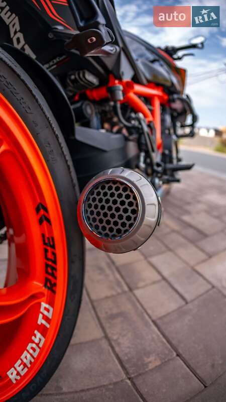 Мотоцикл Без обтекателей (Naked bike) KTM Super Duke 1290 2023 в Черновцах