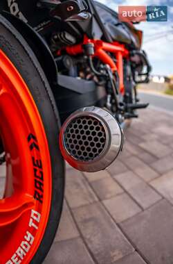 Мотоцикл Без обтекателей (Naked bike) KTM Super Duke 1290 2023 в 