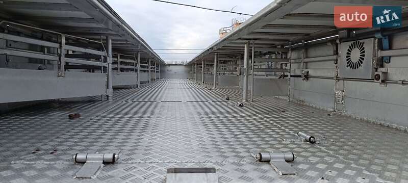 Для перевозки животных - полуприцеп Lacitrailer 3E20 2015 в Белой Церкви