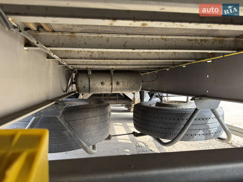 Зерновоз - полуприцеп Lacitrailer 3E20RD 2005 в Житомире