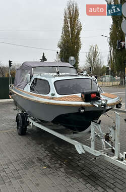 Катер Ладога 2 1988 в Киеве