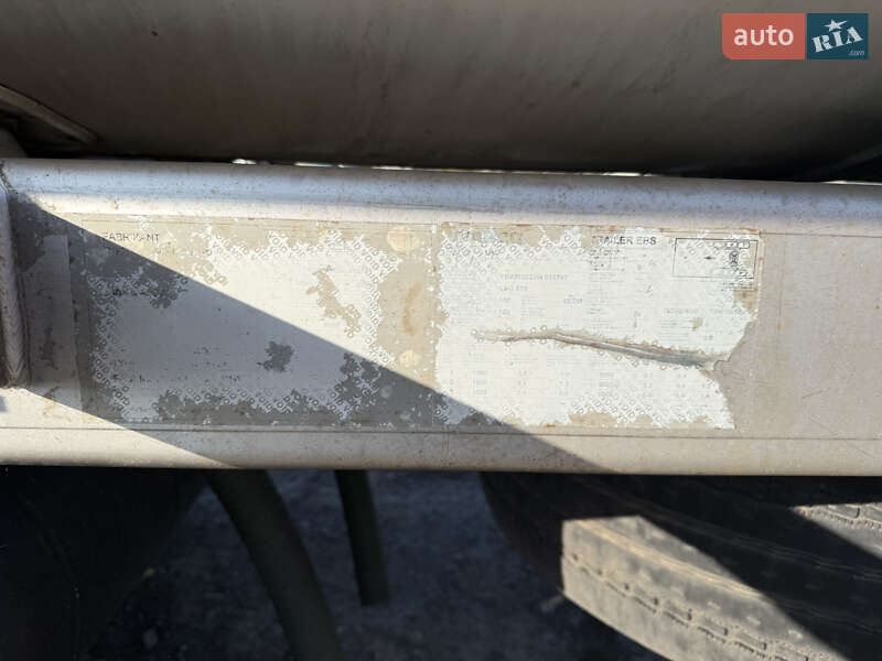 Цистерна напівпричіп LAG 0-3-34KHSL 2005 в Жовкві