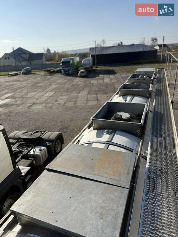 Цистерна напівпричіп LAG 0-3-34KHSL 2005 в Жовкві