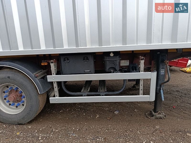 Зерновоз - полуприцеп LAG 0-3-36 2007 в Виннице