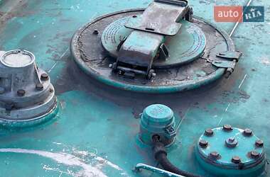 Цистерна напівпричіп LAG 0-3-39 1990 в Дніпрі