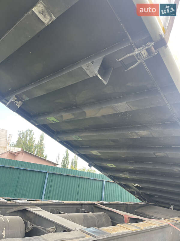 Самосвал полуприцеп LAG 0-3-39 2004 в Теофиполе