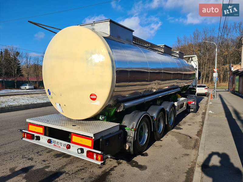 Цистерна полуприцеп LAG 0-3-39 2004 в Виннице