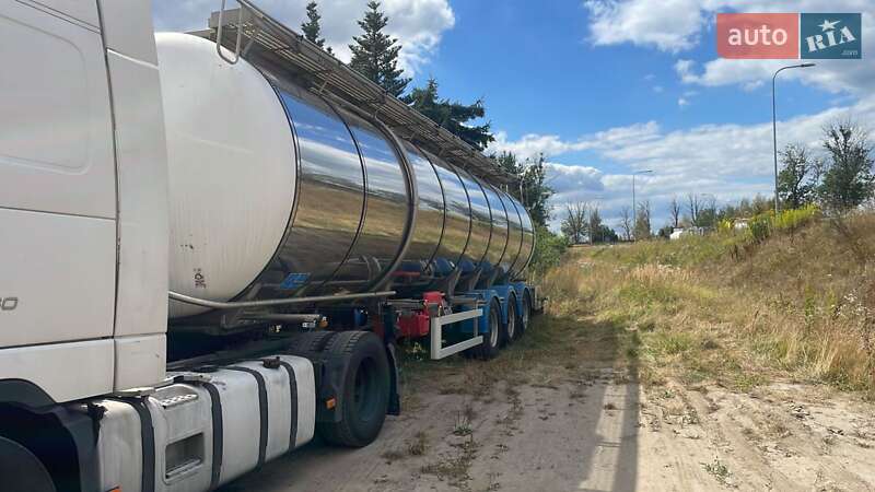 Цистерна напівпричіп LAG 0-3-39 2007 в Володимирі фото 4 Цистерна напівпричіп LAG 0-3-39 2007 в Володимирі